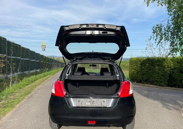 Suzuki Swift cena 16900 przebieg: 140000, rok produkcji 2011 z Reda małe 154